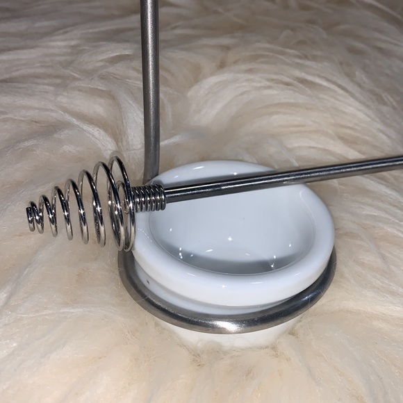 ⭐️2/$30⭐️Honey dipper, whisk and drip bowl - Picture 2 of 7